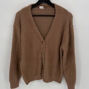🧲 Cozy tan furry V-neck button front Cardigan